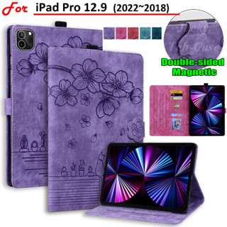 เคสแท็บเล็ตหนัง ฝาพับแม่เหล็ก ลายดอกซากุระ 3D พร้อมขาตั้งวาง สําหรับ Apple iPad Pro 12.9 (2022) 12.9 นิ้ว Pro12.9 6th 5th 4th 3rd Gen 2018 2020 2021