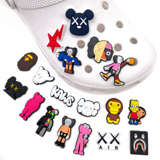 Jibbitz KAWS Series อุปกรณ์เสริมรองเท้า ลายการ์ตูนอนิเมะ สําหรับ Crocs