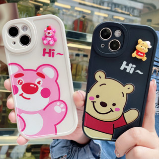 เคสนิ่ม คู่รักการ์ตูนโบกมือให้หมีพูห์สตรอว์เบอร์รี+ตุ๊กตา3มิติ สําหรับ VIVO Y35 Y22 Y20 Y15s Y16 Y02S Y21S Y12i Y21 Y12 Y33S Y51A Y15 Y11 Y01 Y31 Y1S Y17 Y15 Y20S G Y91 Y91C Y30 Y21A Y20i Y15A Y95 Y51 Y50 Y53s V23 V23E V20PRO vivo case