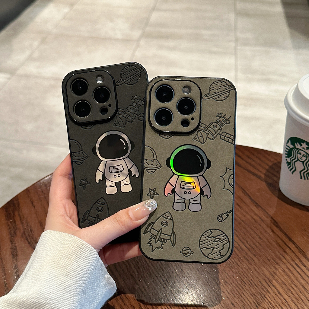 【Rainbow hard case/astronaut】เคส compatible for iPhone 11 12 13 14 15 16 pro max case