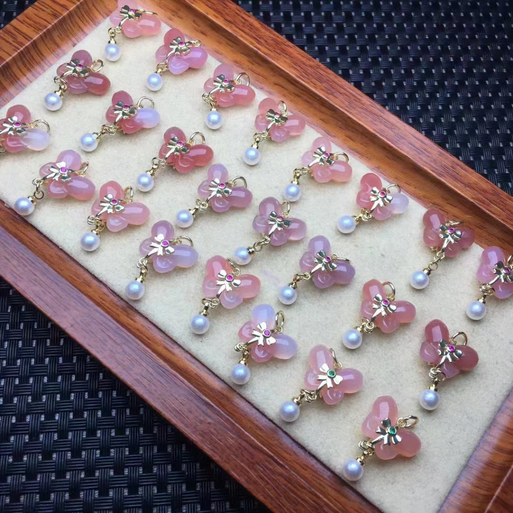 แหล่งเกลือธรรมชาติ Agate ผีเสื้อหยดขนาดเล็กแกะสลักชิ้นเครื่องประดับน่ารัก diy อุปกรณ์เสริม Simple All-Match ของขวัญ