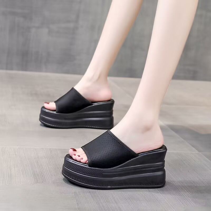 รองเท้าแตะผู้หญิงด้านล่างนุ่มแฟชั่นรองเท้าแตะลาดสีบริสุทธิ์ 6 ซม. Flip Flop
