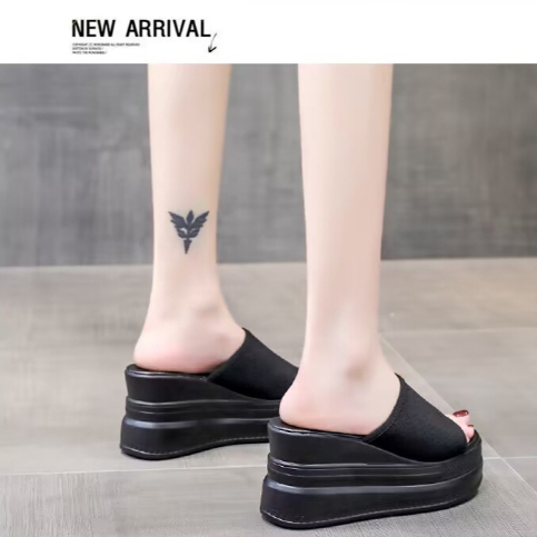รองเท้าแตะผู้หญิงด้านล่างนุ่มแฟชั่นรองเท้าแตะลาดสีบริสุทธิ์ 6 ซม. Flip Flop