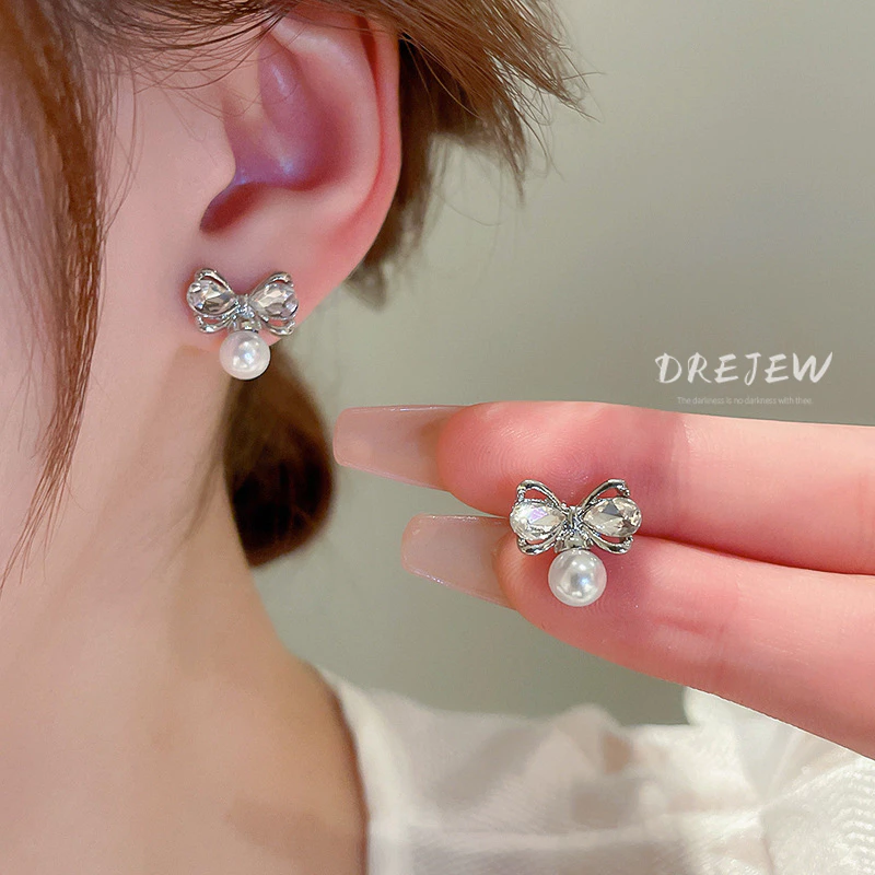 DREJEW ต่างหูสตั๊ด เข็มเงิน ประดับเพชร โบว์ มุก ดีไซน์หวาน เรียบง่าย ไฮเอนด์
