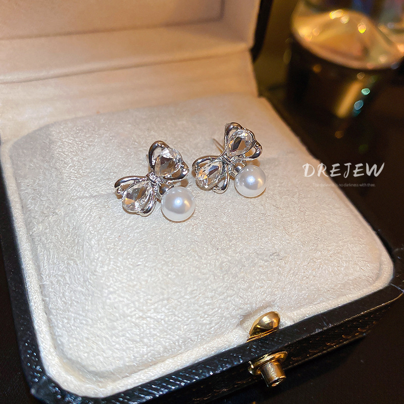 DREJEW ต่างหูสตั๊ด เข็มเงิน ประดับเพชร โบว์ มุก ดีไซน์หวาน เรียบง่าย ไฮเอนด์ - รูปที่ 4