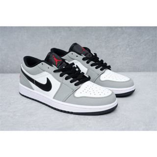 Air Jordan 1 AJ1 Low "light smoke grey" รองเท้าผ้าใบ รองเท้าวิ่ง สีขาว สีเทา สีดํา 553558-030