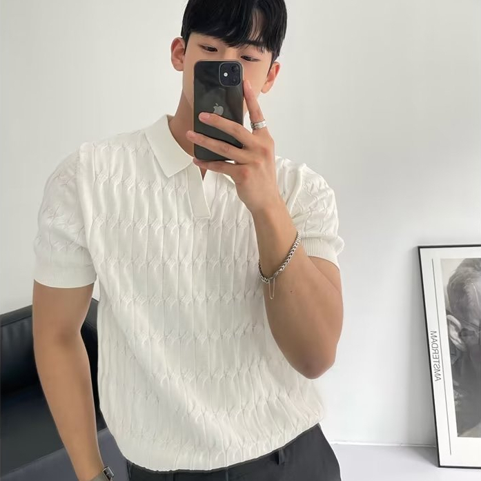 [สามสี] เวอร์ชั่นเกาหลี Niche ถักเสื้อโปโลผู้ชาย M-3XL Urban แฟชั่น Bump รูปแบบปกโปโลผ้าไหมน้ําแข็งถักปกครึ่งแขนเสื้อผ้าผู้ชาย