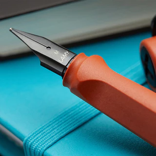 【Ship today 】LAMY Safari Fountain Pen 2021 Special Edition Terra Red Savannah Green