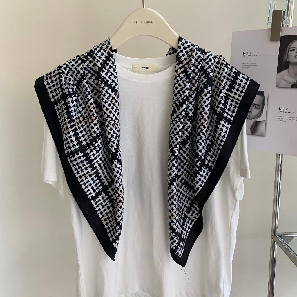 LISA พิมพ์ผ้าพันคอผ้าพันคอผ้าไหมรู้สึกผ้าพันคอพิมพ์ Musilim Lady Hijab 90x90 ซม.