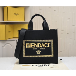 【พร้อมส่ง】Fendi Versace 1:1 กระเป๋าสะพายไหล่ กระเป๋าถือ หนังแท้ ทรงคลัทช์ คุณภาพสูง แฟชั่นสําหรับสตรี