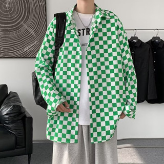 【3 สีM-3XL】เสื้อเชิ้ตคอตั้ง แขนยาว ลายสก๊อต เสื้อย้อนยุคผู้ชาย สไตล์เกาหลี ผ้านิ่ม เสื้อโอเวอร์ไซส์ ผ้านิ่มใส่สบาย พร้อมส่ง