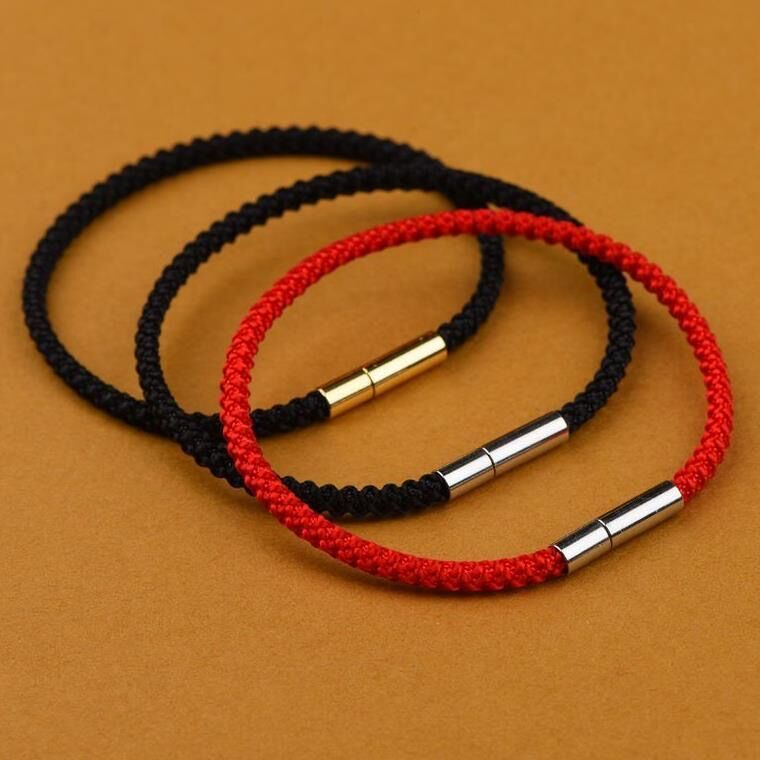 [ลาวานเด] สร้อยข้อมือถักสไตล์จีนสร้อยข้อมือเหล็กไทเทเนียมสร้อยข้อมือสุภาพสตรีทอง 18เค สีที่แตกต่างกันความยาวสร้อยข้อมือ ข01ล2