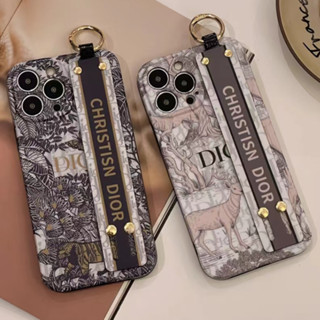 เคสโทรศัพท์มือถือ ซิลิโคน กันกระแทก พร้อมสายรัดข้อมือ แฟชั่น สําหรับ iphone 14 13 12 11PRO MAX