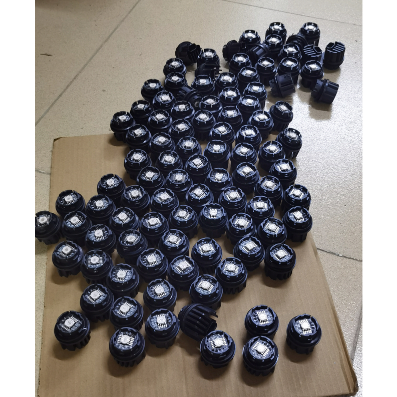 หลอดไฟเบรกท้ายรถยนต์ LED สําหรับ Toyota Hilux revo 2016-2021