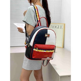 Tommy Hilfiger กระเป๋าเป้สะพายหลัง หนัง pu ขนาดเล็ก จุของได้เยอะ พิมพ์ลายน่ารัก อเนกประสงค์ แฟชั่นใหม่ สําหรับผู้หญิง
