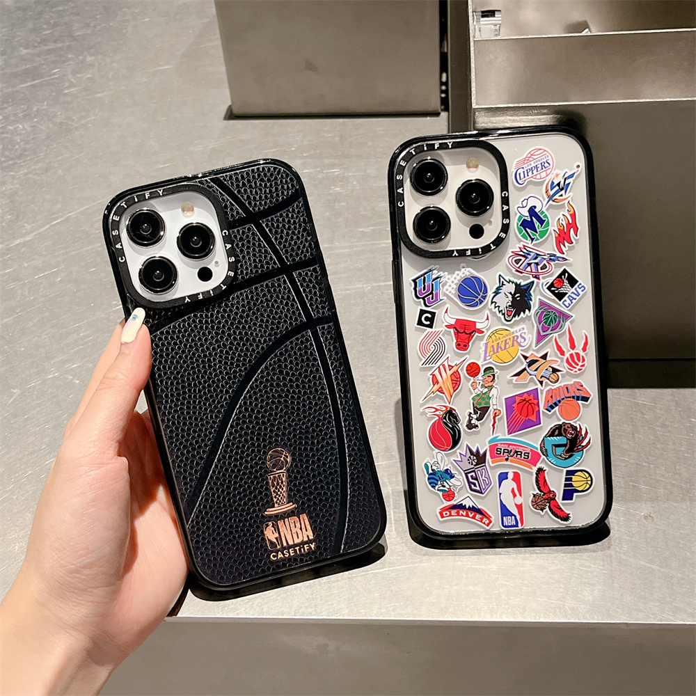 สําหรับiphone 16 14 15 Pro Max NBAทีมโลโก้สติกเกอร์สําหรับiPhone 12 13 Pro Max Hard PCกลับกันกระแทกสําหรับiPhone 11 14 PlusรูปแบบกรณีiPhone 15