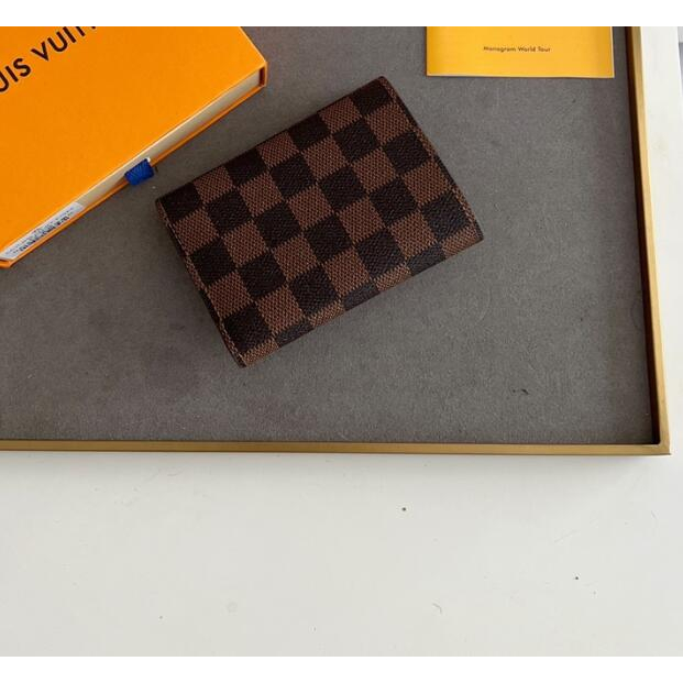 เหรียญผู ้ หญิงดันหัวเข ็ มขัดทองคุณภาพสูงกระเป ๋ าสตางค ์ สั ้ นพับได ้ พร ้ อมกล ่ อง