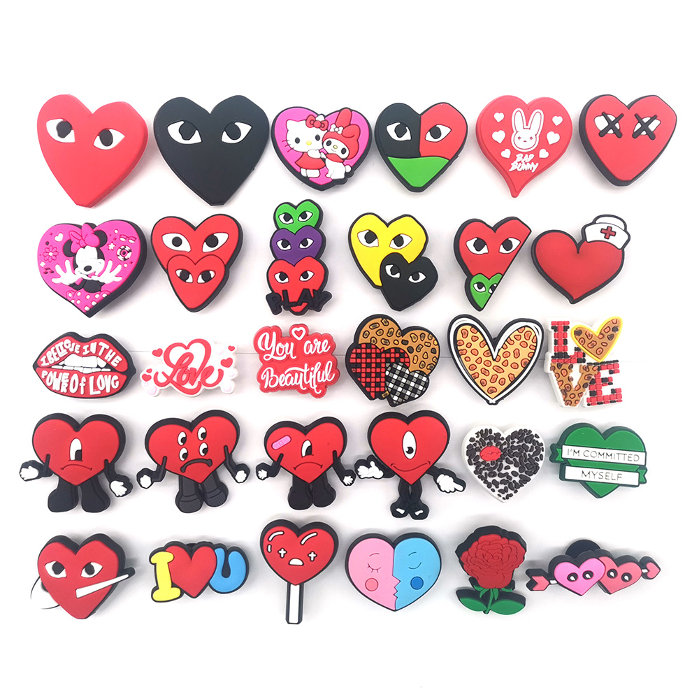 Jibbit Hearts Love Series รองเท้า Charms สําหรับผู้หญิงอุปกรณ์เสริมพร้อมหัวเข็มขัด