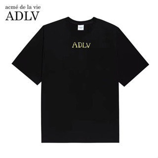 Adlv เสื้อยืดแขนสั้น ผ้าฝ้าย พิมพ์ลาย แฟชั่นสําหรับผู้ชายและผู้หญิง