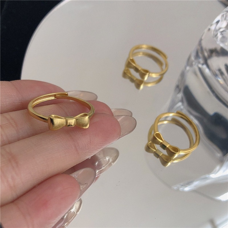 16 บาท แหวนแฟชั่นเกาหลี ประดับโบว์ สีทอง ปรับได้ สําหรับผู้หญิง นักเรียน Fashion Accessories