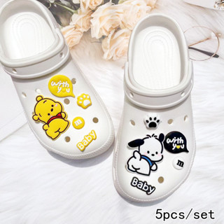 5 ชิ้น / เซต croc Charm การ์ตูน Winnie Bear Pacha ลูกสุนัข ซิลิโคนนุ่ม รองเท้าแตะ อุปกรณ์เสริม DIY รองเท้าหลุม Pin Jibz