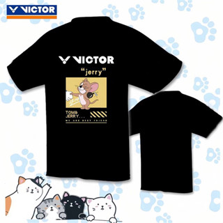 เสื้อยืดลําลอง แขนสั้น พิมพ์ลาย Victory Badminton สําหรับผู้ชาย และผู้หญิง