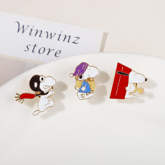 เข็มกลัด โลหะผสม ลายการ์ตูนอนิเมะ Snoopy น่ารัก สไตล์ญี่ปุ่น