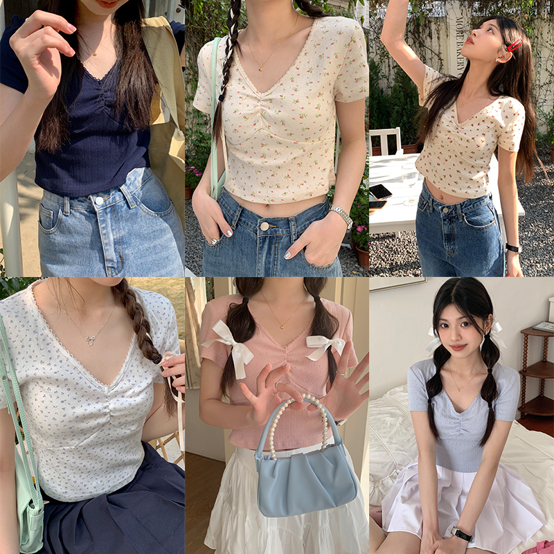 love flower เสื้อยืดแขนสั้น คอวี พิมพ์ลายลูกไม้ ดอกไม้ เซ็กซี่ เข้ารูป เหมาะกับฤดูร้อน สําหรับผู้หญิง