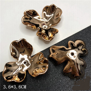 ลูกปัดพลาสติก รูปใบไม้ ชุบทอง ขนาดใหญ่ สําหรับทําเครื่องประดับ DIY y15982 10 ชิ้น