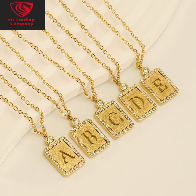 Y.H ทรายสีทอง อัญมณี 18K กลวง ประดับจี้รูปตัวอักษร สีทอง สําหรับผู้หญิง สร้อยคอ สเตนเลส