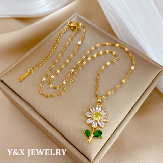 【Y&amp;X】สร้อยคอทอง 18k จี้คริสตัลเพทาย รูปดอกเดซี่ เครื่องประดับ สําหรับผู้หญิง