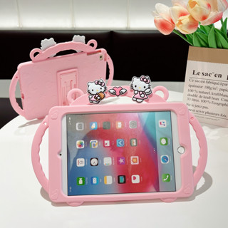 เคสแท็บเล็ต ซิลิโคน ลายการ์ตูนเฮลโลคิตตี้น่ารัก 3D พร้อมขาตั้ง สําหรับ ipad 2019 2020 air1 4 ipadpro 11 mini5 4 3 2 1 2 3 4 2018 10.2 10.9 2022 10th 10.5 9.7