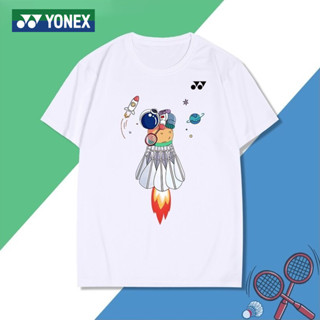 Yonex เสื้อยืดแขนสั้น พิมพ์ลายนักบินอวกาศ แห้งเร็ว สําหรับผู้ชาย และผู้หญิง 2023