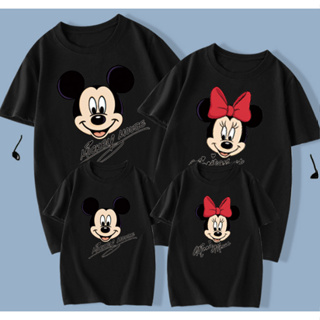 Disney เสื้อยืดแขนสั้น พิมพ์ลาย Mickey Minnie แฟชั่นฤดูร้อน สไตล์ตะวันตก สําหรับครอบครัว ครอบครัว ครอบครัว ครอบครัว เหมาะกับการเดินทาง ครอบครัว ชาย และหญิง