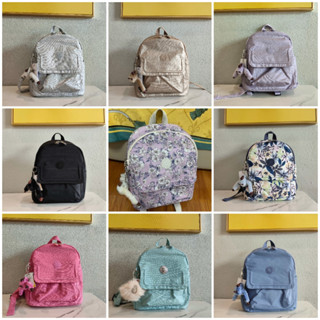 Kipling k12061 MATTS UP Flap กระเป๋าเป้สะพายหลัง ขนาดกลาง เหมาะกับการพกพาเดินทาง 9 สี