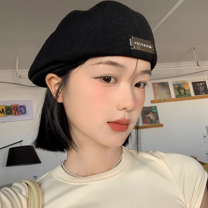 หมวกเบเร่ต์โลหะ ระบายอากาศ ขนาดเล็ก สีดํา แฟชั่นฤดูใบไม้ผลิ และฤดูร้อน สไตล์ญี่ปุ่น สําหรับผู้หญิง