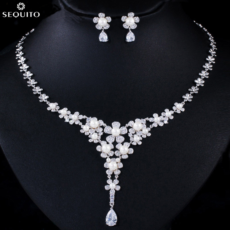 SEQUITO ดอกไม้ที่งดงาม Pearl Drop จี้สร้อยคอต่างหูชุดสีขาวสีทอง Paved CZ Zircon Waterdrop หินเจ้าสาว