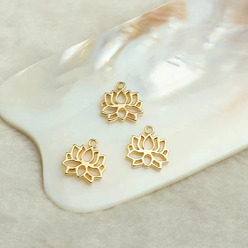 จี้ Lotus diy 18k Matte Gold Color Retention Double Sided Hollow 12 * 10mm
