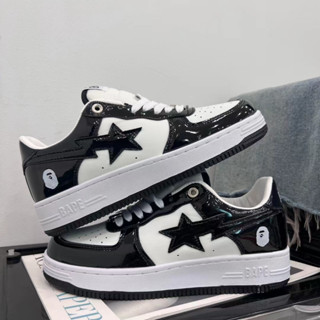 (จัดส่งในวันเดียวกัน) Bape Sta Ape-Man รองเท้าผ้าใบลําลอง แฟชั่นสําหรับผู้ชาย ผู้หญิง สีดํา สีขาวมันวาว