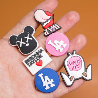 พร้อมส่ง กระดุมติดรองเท้า Croc Jibz Pins หลากสีสัน DIY