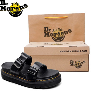 Dr. Martens  รองเท้าชายหาด รองเท้ามาร์ติน สําหรับผู้ชาย และผู้หญิง