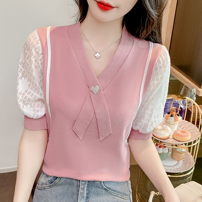เสื้อเบลาส์ คอวี แขนสั้น ผ้าถัก แต่งลูกไม้ สีตัดกัน สไตล์หวานแหวว ไซซ์ S-2XL