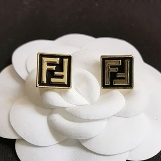 Fendi ต่างหูหรูหรา สไตล์ใหม่ สําหรับผู้หญิง101562