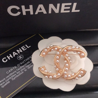 Chanel เข็มกลัด ทองแดง ชุบทอง ประดับมุก คุณภาพสูง สําหรับผู้หญิง102924