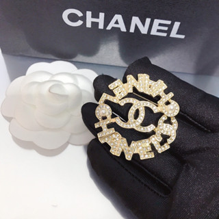 เข็มกลัด ลายตัวอักษร Chanel หรูหรา สีทอง คุณภาพสูง สําหรับผู้หญิง101724