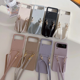 เคสโทรศัพท์มือถือหนัง แบบแข็ง กันกระแทก พร้อมสายคล้อง สําหรับ Samsung Galaxy Z Flip 3 4 5