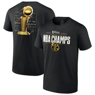 เสื้อยืด พิมพ์ลาย Denver Nuggets Fanatics NBA Finals Champions Triple Threat Roster สีดํา สําหรับผู้ชาย 2023