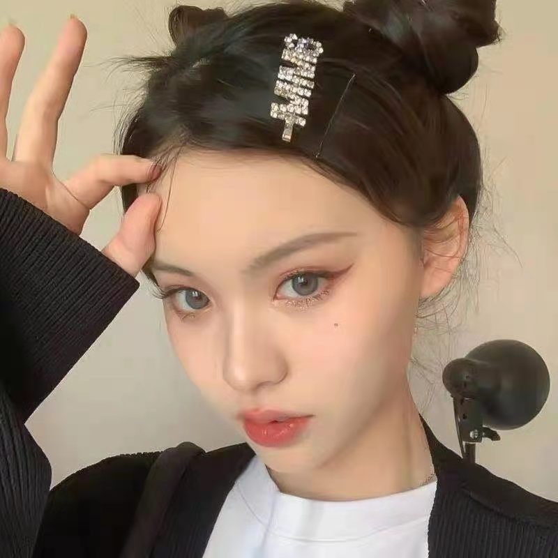 [Magpie] กิ๊บติดผม ประดับเพชร เต็มตัว รูปตัวอักษร สไตล์เกาหลี เข้ากับทุกการแต่งกาย สําหรับผู้หญิง