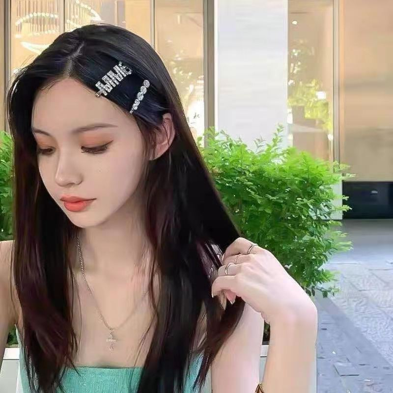 [Magpie] กิ๊บติดผม ประดับเพชร เต็มตัว รูปตัวอักษร สไตล์เกาหลี เข้ากับทุกการแต่งกาย สําหรับผู้หญิง