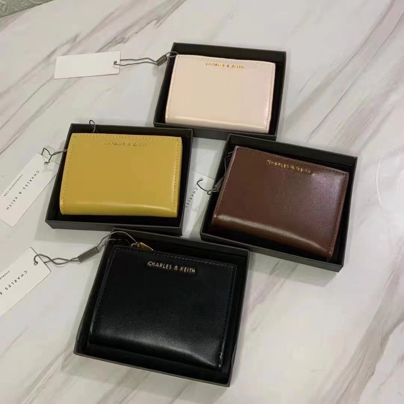 [ลิงค์ข้อเสนอพิเศษ] กระเป๋าสตางค์ ใบสั้น พับได้ อเนกประสงค์ สีพื้น เรียบง่าย สําหรับสตรี 6-10680907